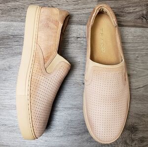 Like new! Trask Lillian Suede Metallic, Perferated Leather Slip On Shoes 6 1/2 W